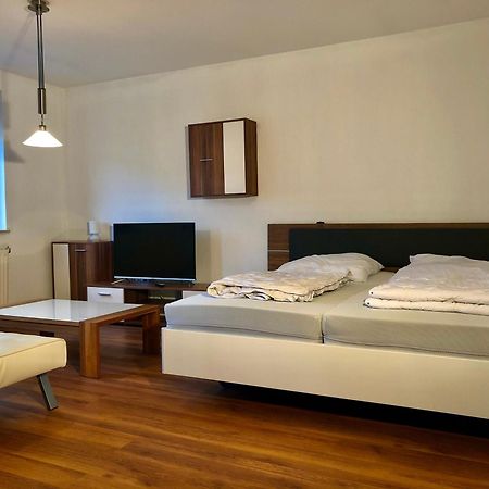 Floh Ferienwohnung Familie Troeger מראה חיצוני תמונה