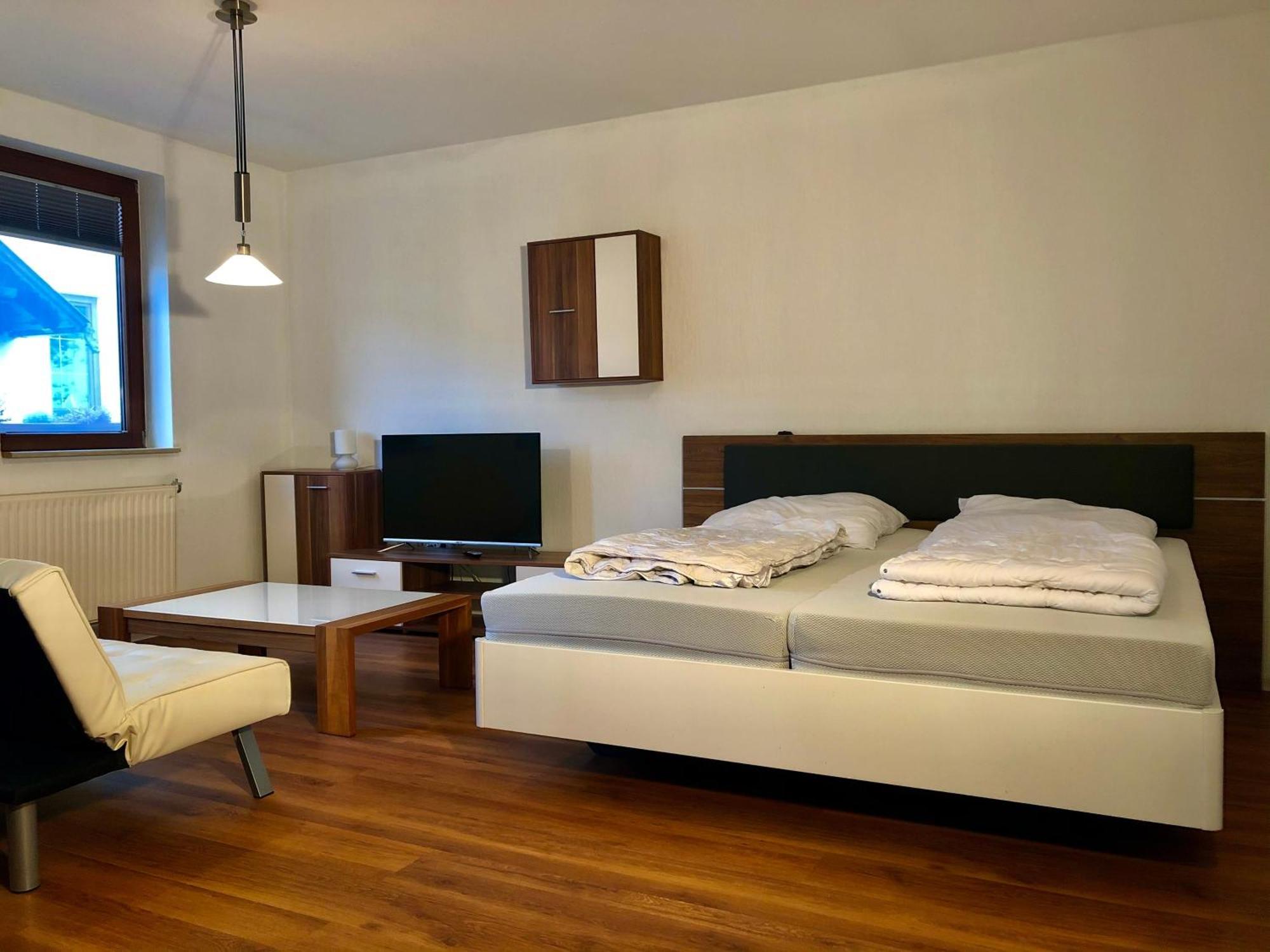 Floh Ferienwohnung Familie Troeger מראה חיצוני תמונה