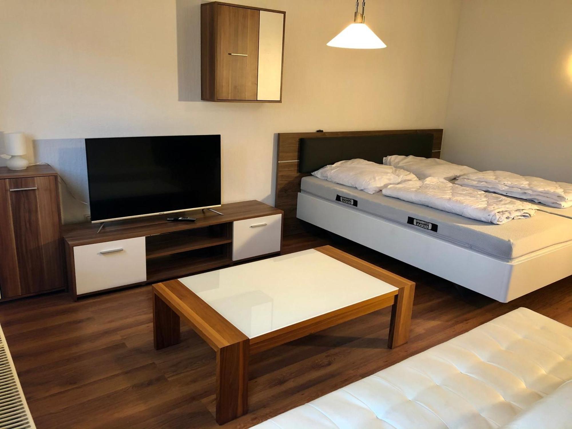 Floh Ferienwohnung Familie Troeger מראה חיצוני תמונה
